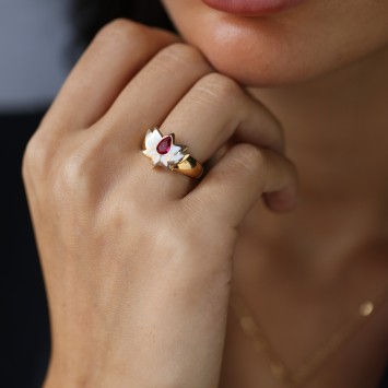 Ruby Lotus Altın Yüzük