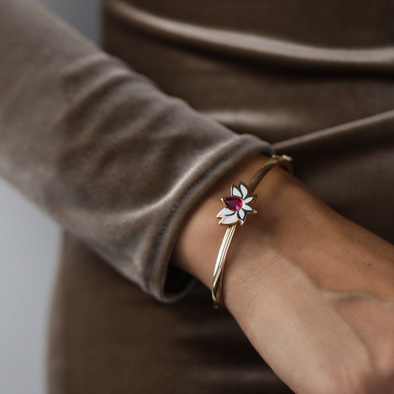 Ruby Lotus Altın Kelepçe