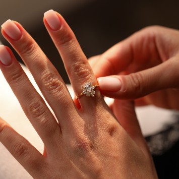 Lâl Savruk Taşlı Altın Yüzük